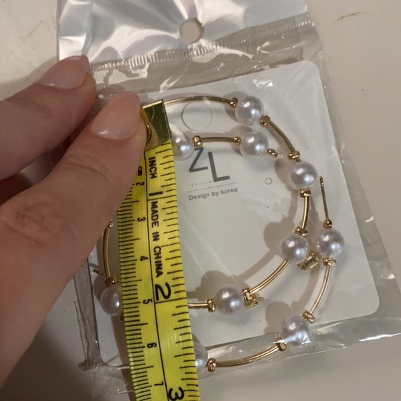 NEW Gold Plated Simulated Pearl Earrings - Picture 6 of 6